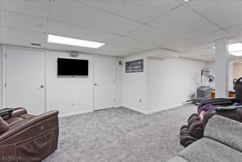16 Brook Drive North Morris Plains NJ 07950