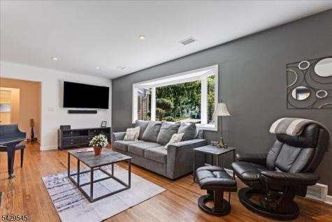 16 Brook Drive North Morris Plains NJ 07950