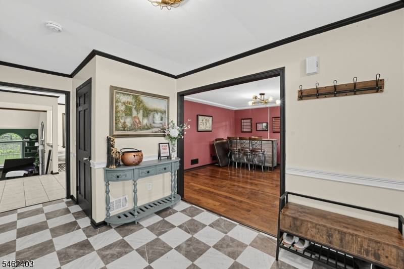 5 Buckingham Court Clinton NJ 08801