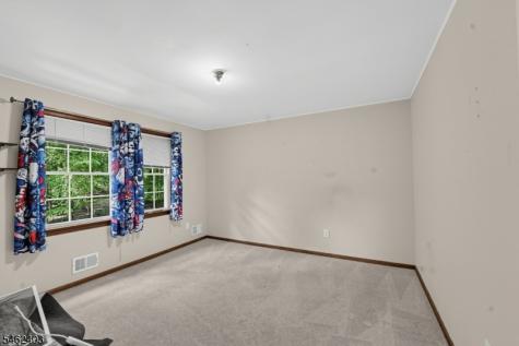 5 Buckingham Court Clinton NJ 08801