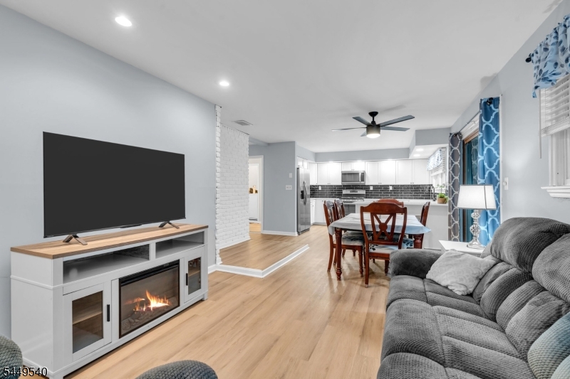 23 Leo Avenue Hopatcong NJ 07874