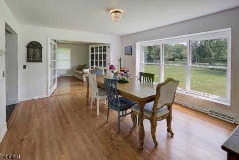 13 Farmersville Road Tewksbury NJ 07830