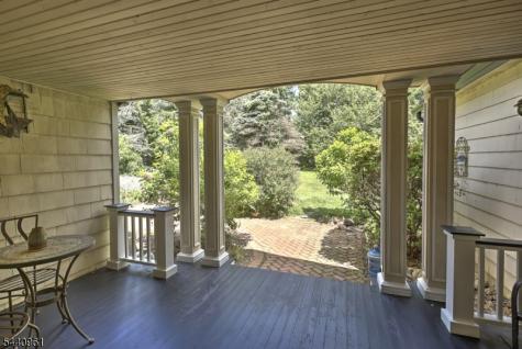 13 Farmersville Road Tewksbury NJ 07830