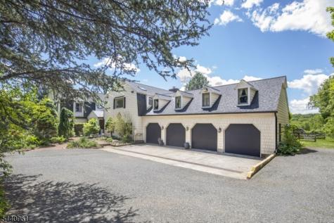 13 Farmersville Road Tewksbury NJ 07830