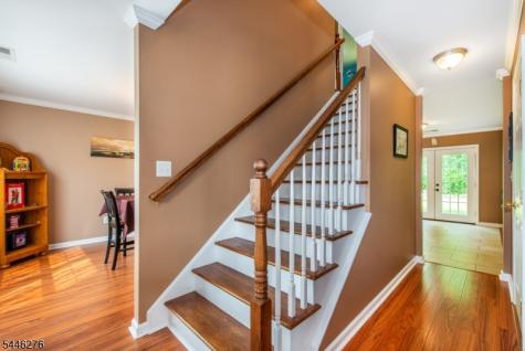 8 Spruce Drive Green NJ 07821