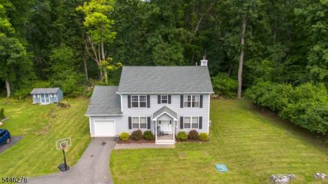 8 Spruce Drive Green NJ 07821