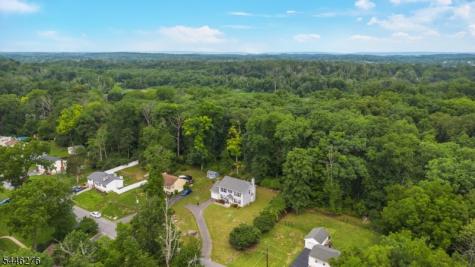 8 Spruce Drive Green NJ 07821