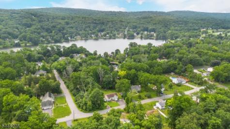 8 Spruce Drive Green NJ 07821