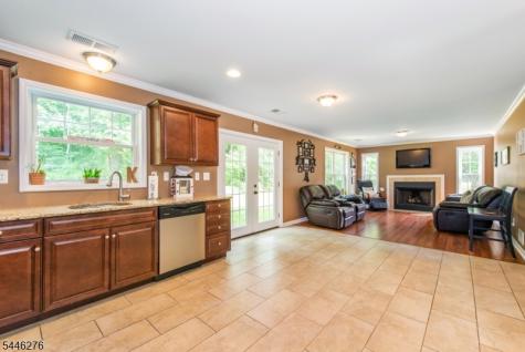 8 Spruce Drive Green NJ 07821