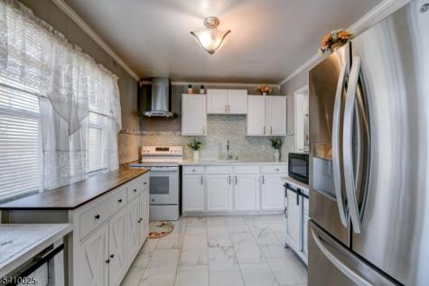 21 Normandy Circle Hopatcong NJ 07843