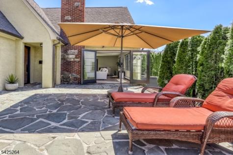 11 Ashton Place Glen Rock NJ 07452