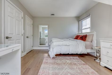 11 Ashton Place Glen Rock NJ 07452