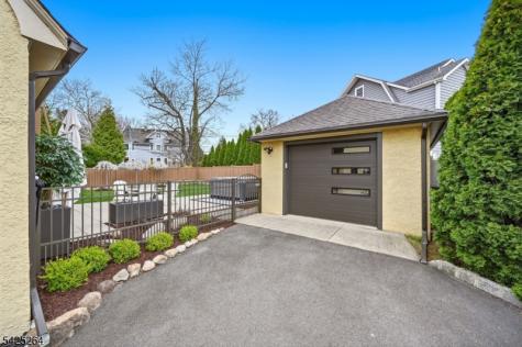 11 Ashton Place Glen Rock NJ 07452