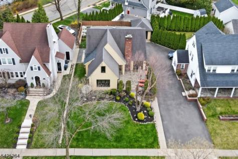 11 Ashton Place Glen Rock NJ 07452