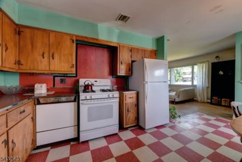 68 Comly Road Lincoln Park NJ 07035