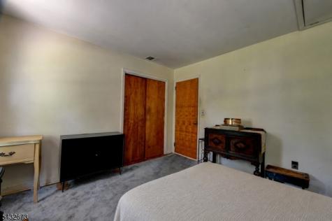 68 Comly Road Lincoln Park NJ 07035