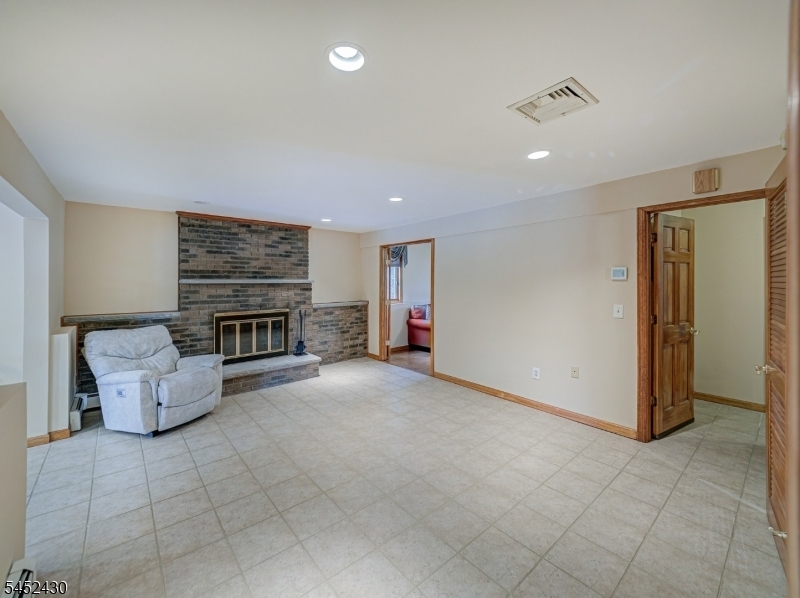 28 Randolph Street Lincoln Park NJ 07035