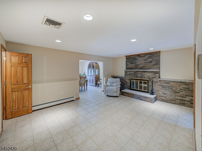 28 Randolph Street Lincoln Park NJ 07035