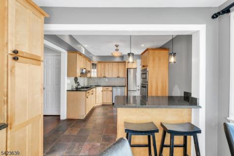 52 7TH Street North Arlington NJ 07031