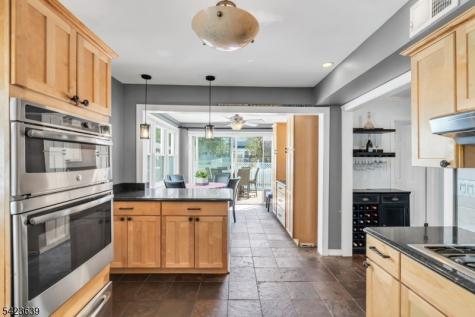 52 7TH Street North Arlington NJ 07031