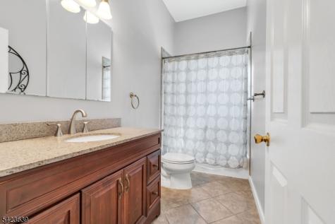 52 7TH Street North Arlington NJ 07031