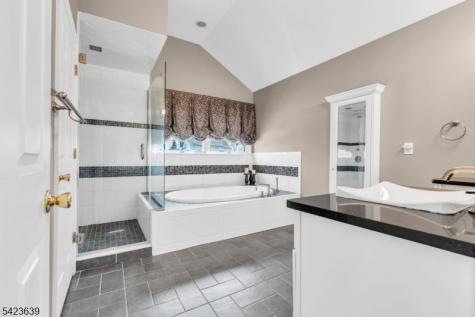 52 7TH Street North Arlington NJ 07031