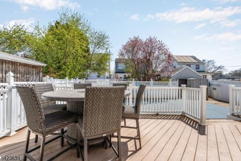 52 7TH Street North Arlington NJ 07031