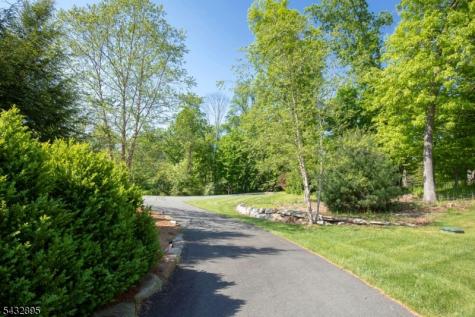 1 Lakeview Point Avenue Frankford NJ 07826