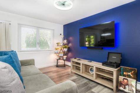 20 Knob Hill Road Washington NJ 07840