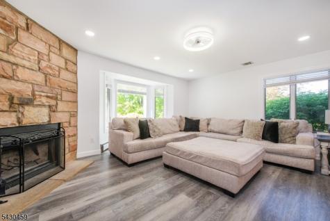 20 Knob Hill Road Washington NJ 07840