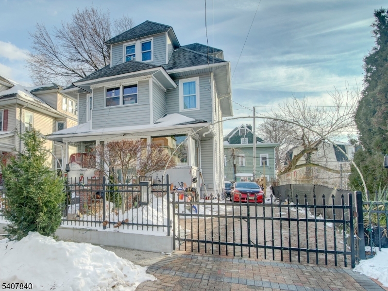 24 White Terrace Newark NJ 07108
