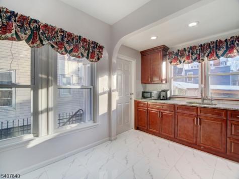 24 White Terrace Newark NJ 07108