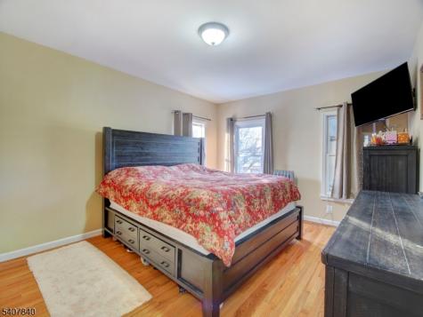 24 White Terrace Newark NJ 07108
