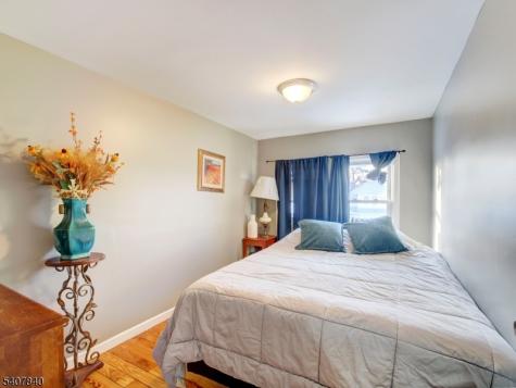 24 White Terrace Newark NJ 07108