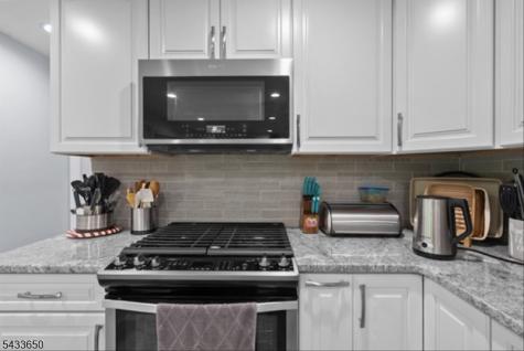 17 Foxhill Lane Ringwood NJ 07456