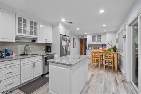 17 Foxhill Lane Ringwood NJ 07456