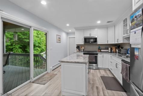 17 Foxhill Lane Ringwood NJ 07456