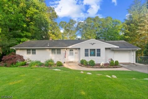 17 Foxhill Lane Ringwood NJ 07456