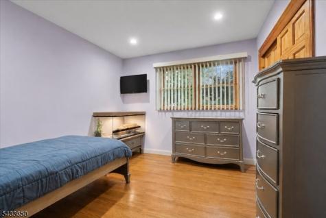 17 Foxhill Lane Ringwood NJ 07456