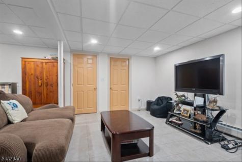 17 Foxhill Lane Ringwood NJ 07456