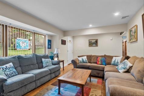 17 Foxhill Lane Ringwood NJ 07456