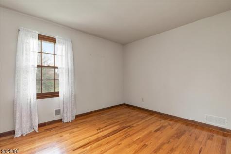 9 Symonds Lane Lebanon NJ 08826