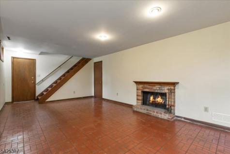9 Symonds Lane Lebanon NJ 08826