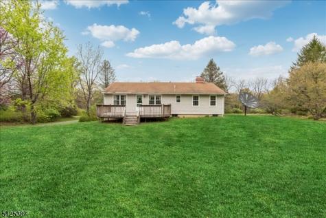 9 Symonds Lane Lebanon NJ 08826