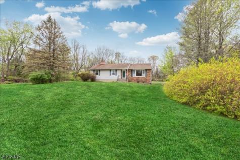 9 Symonds Lane Lebanon NJ 08826