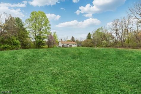 9 Symonds Lane Lebanon NJ 08826