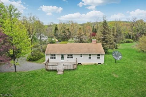 9 Symonds Lane Lebanon NJ 08826