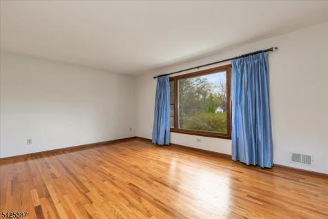 9 Symonds Lane Lebanon NJ 08826