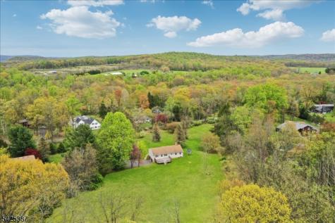 9 Symonds Lane Lebanon NJ 08826
