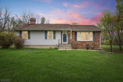 9 Symonds Lane Lebanon NJ 08826